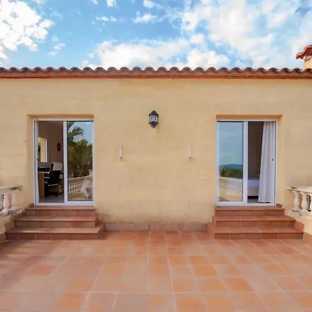 Villa Carrera *