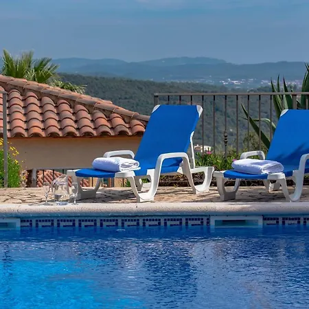 Villa Carrera