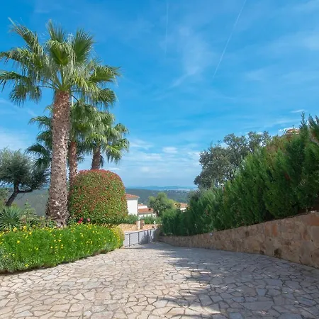 Villa Carrera *