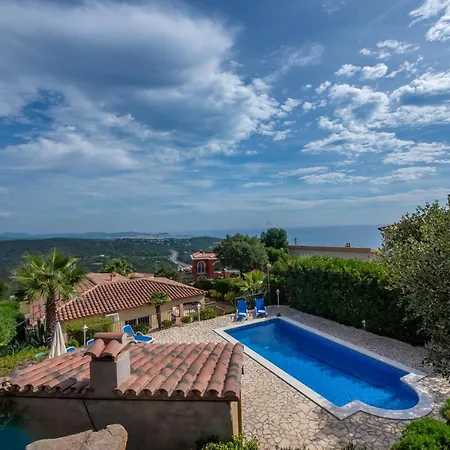 Carrera Villa